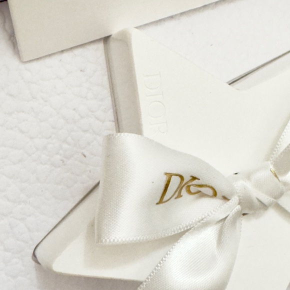 Christian Dior Ceramic Star Fragrance Diffuser/ Paper Weight - Picture 2 of 7